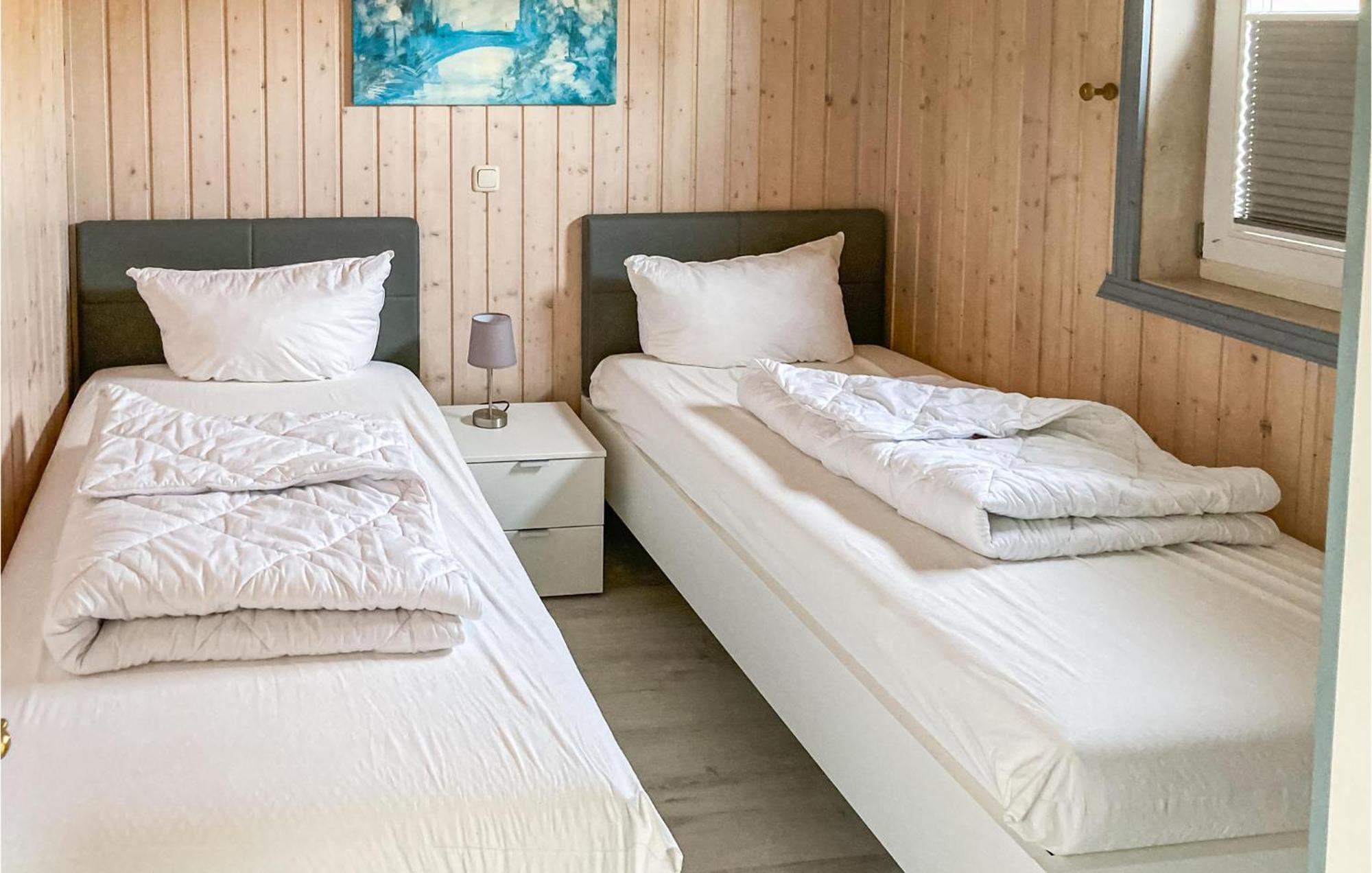 2 Bedroom Nice Home In Рехлин Экстерьер фото