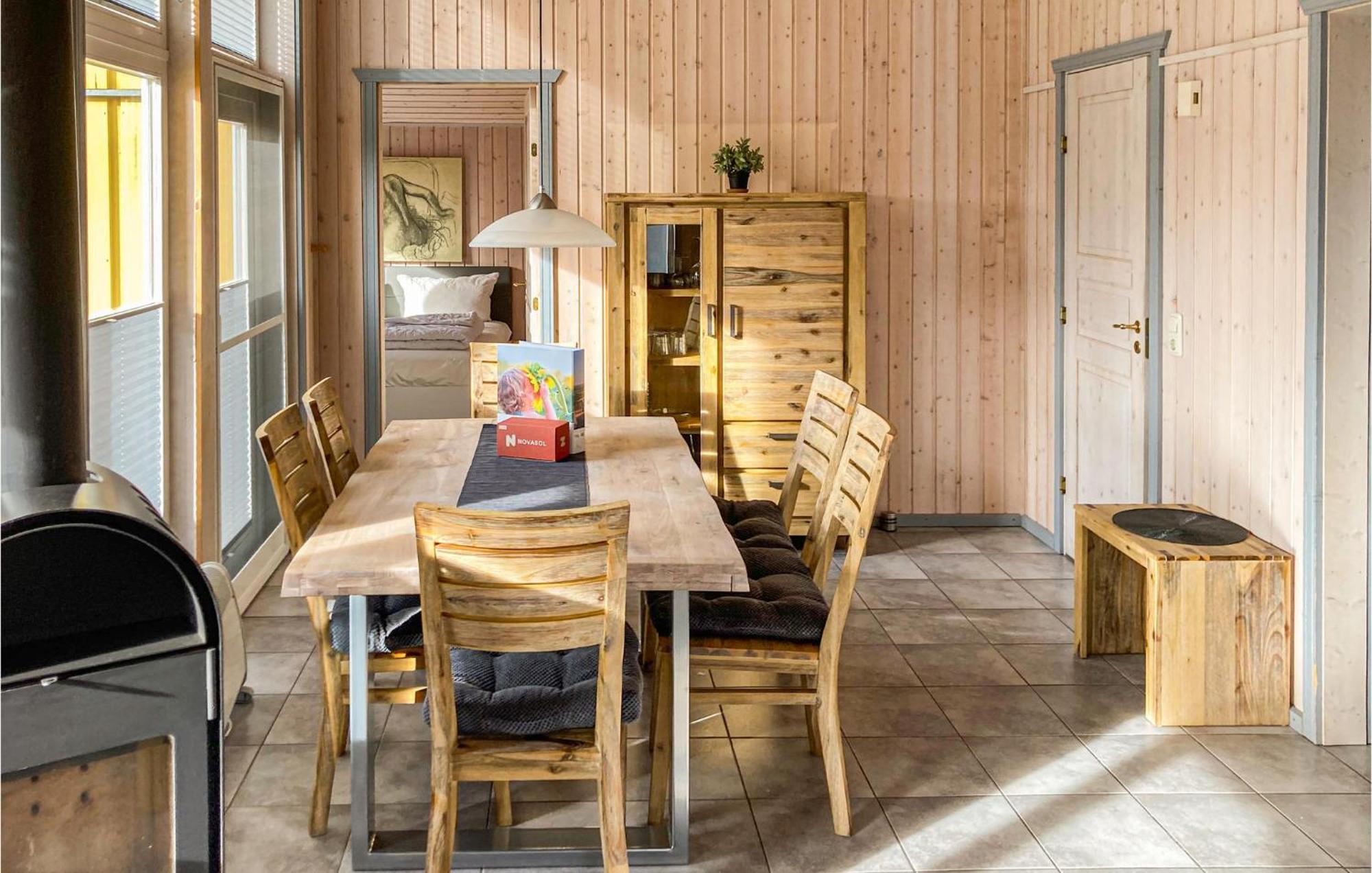 2 Bedroom Nice Home In Рехлин Экстерьер фото