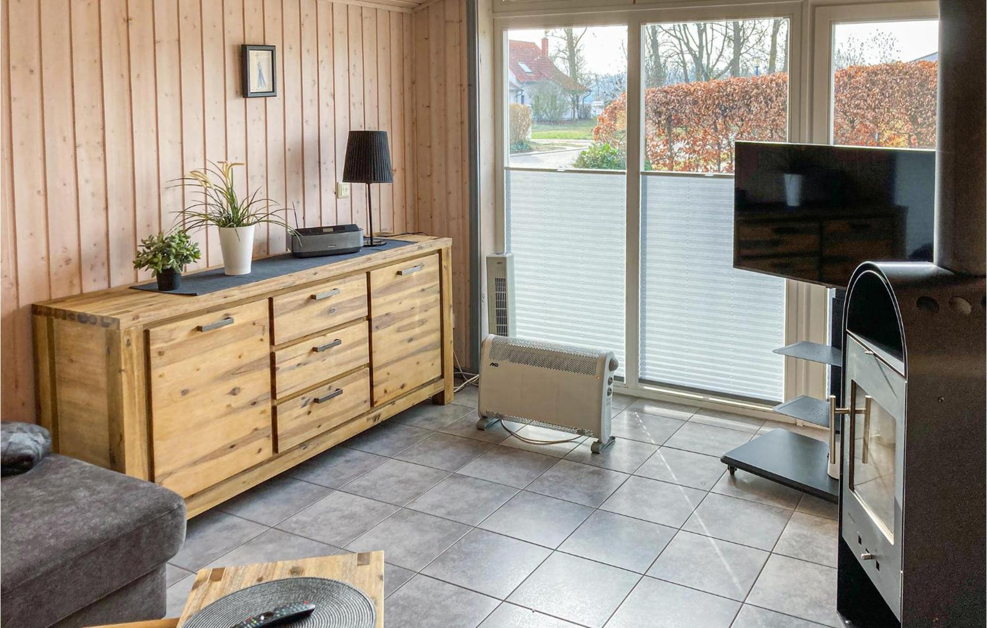 2 Bedroom Nice Home In Рехлин Экстерьер фото