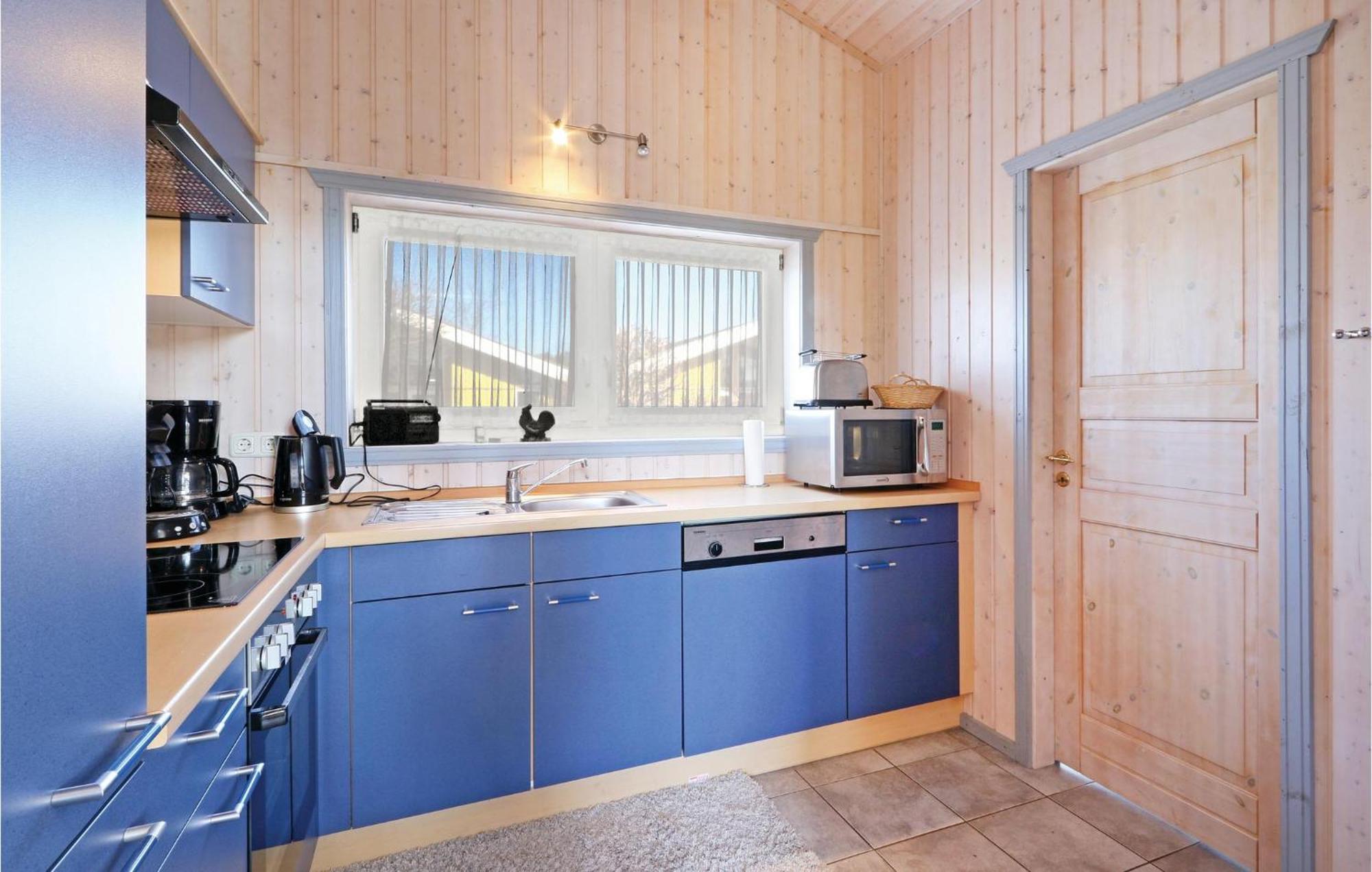 2 Bedroom Nice Home In Рехлин Экстерьер фото
